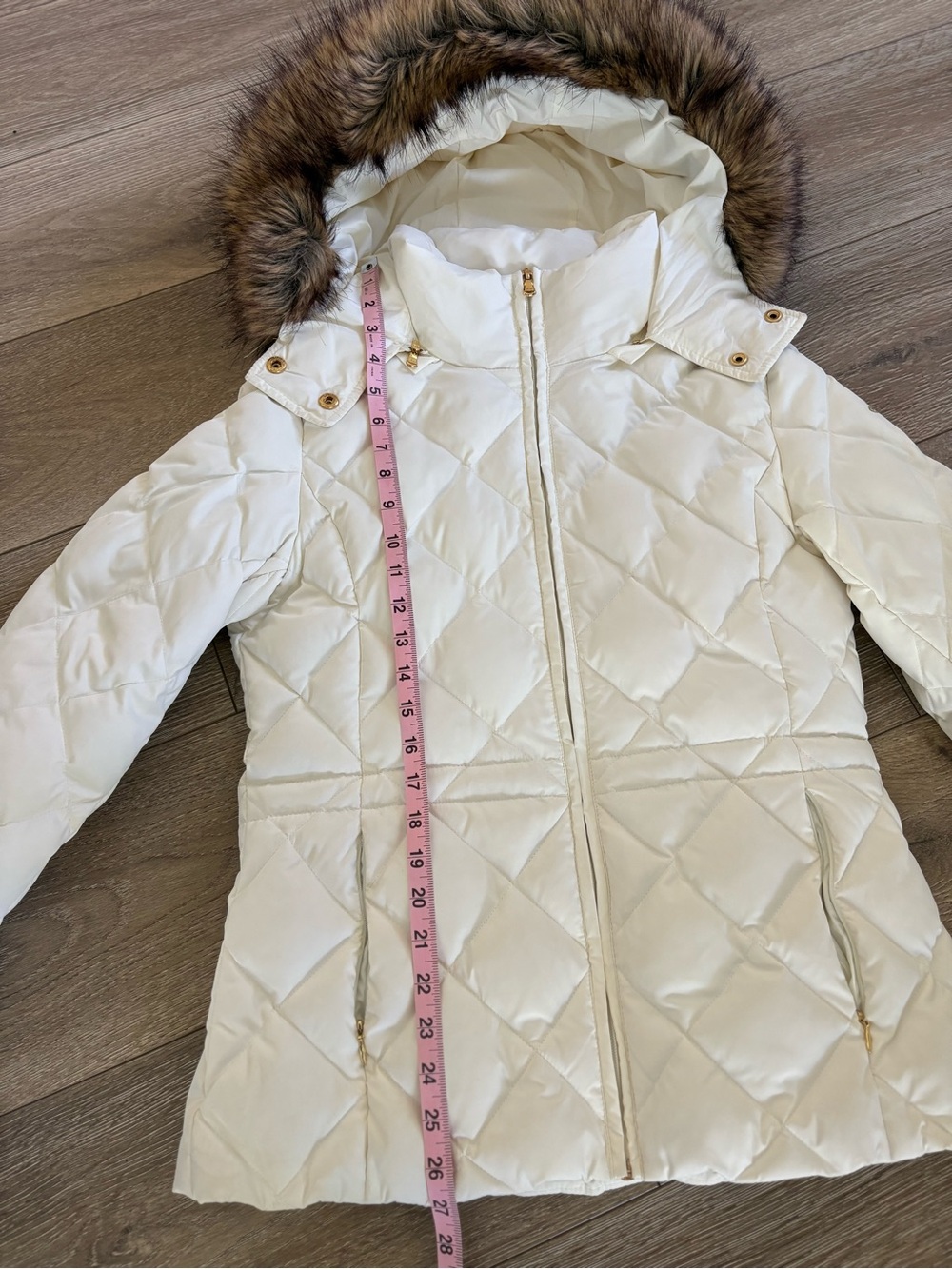 Guess Cream Quilted Puffer Jacket with Faux Fur Trim - Picture 4 of 10